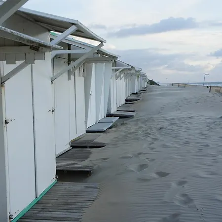 Holiday home Duinenhuis Zeepolder 28 De Haan