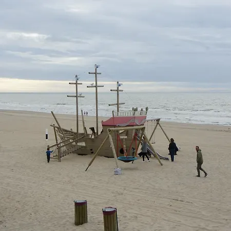 Holiday home Duinenhuis Zeepolder 28